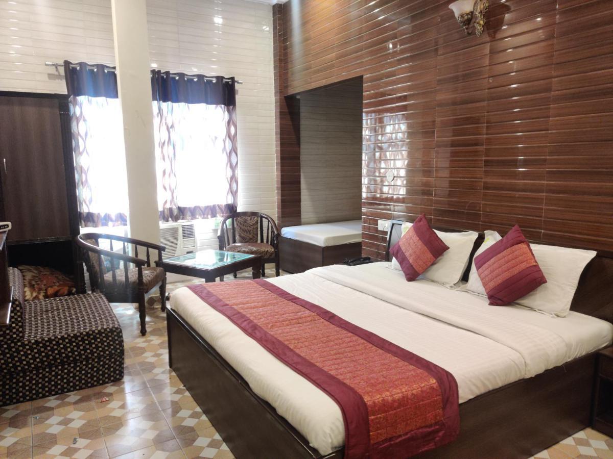Hotel Holy City Amritsar Exteriör bild